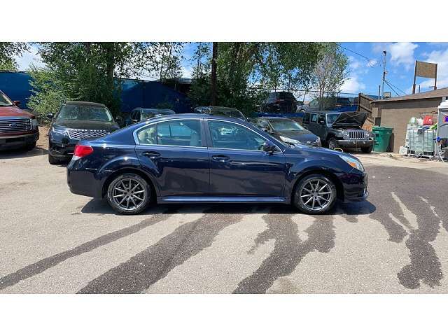 2013 SUBARU Legacy