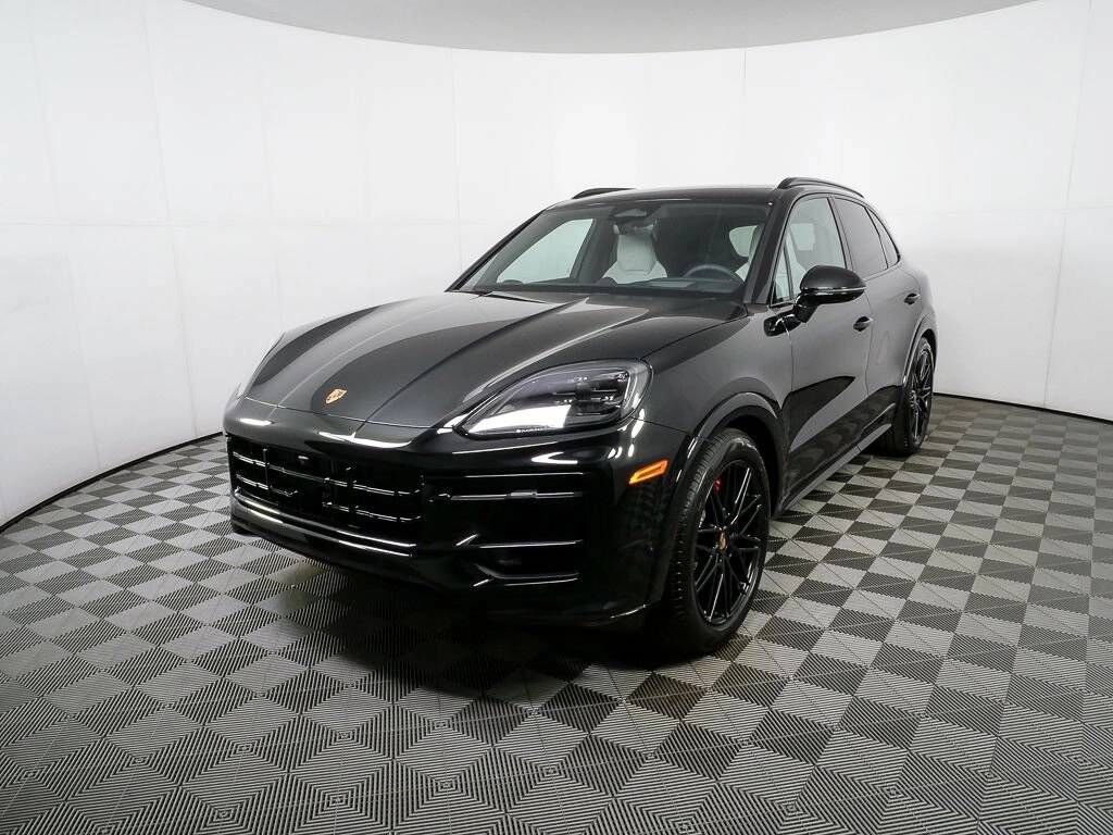 2026 PORSCHE Cayenne