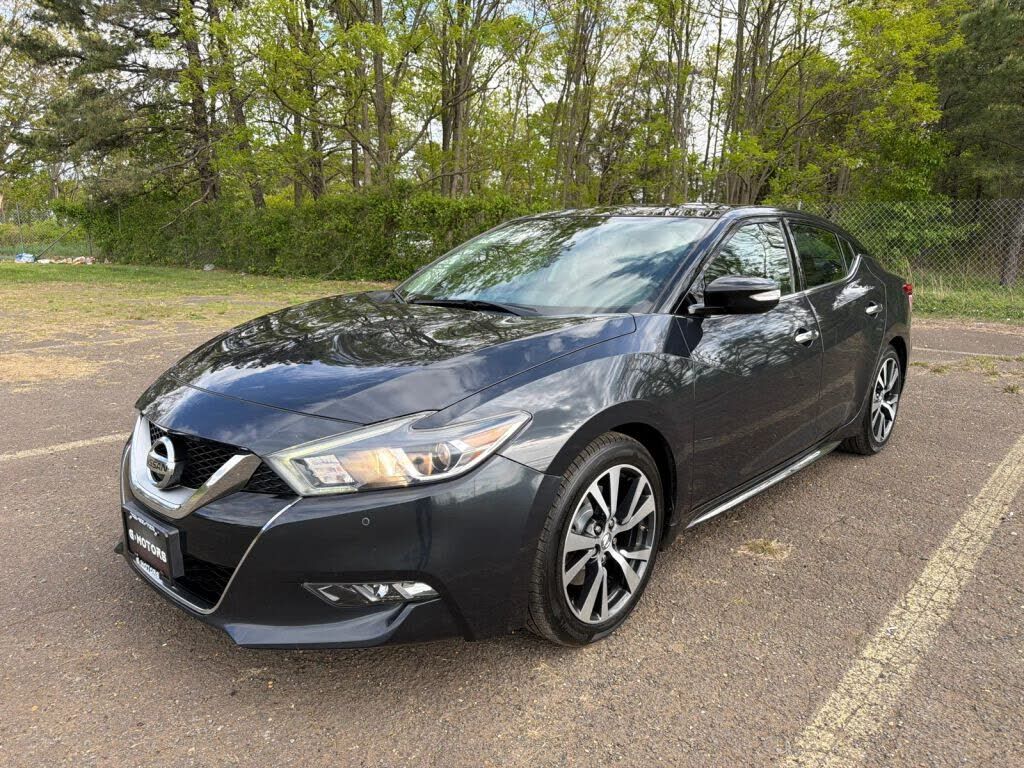 2017 NISSAN Maxima