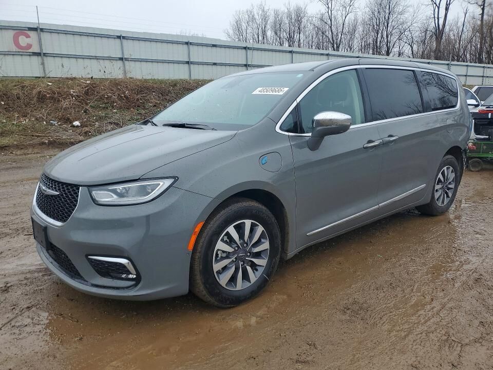 2022 CHRYSLER Pacifica