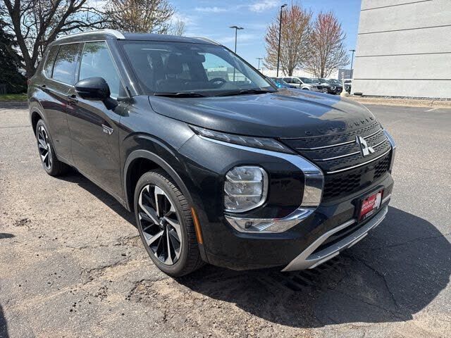 2025 MITSUBISHI Outlander