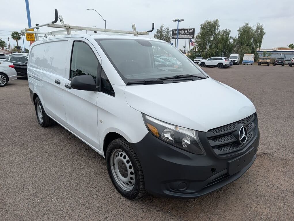 2018 MERCEDES-BENZ METRIS