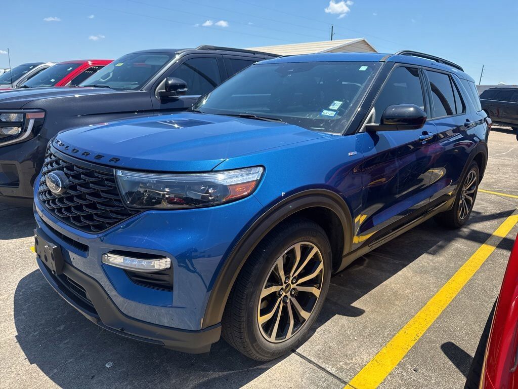 2022 FORD Explorer