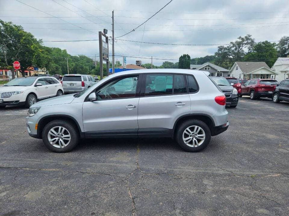 2012 VOLKSWAGEN Tiguan