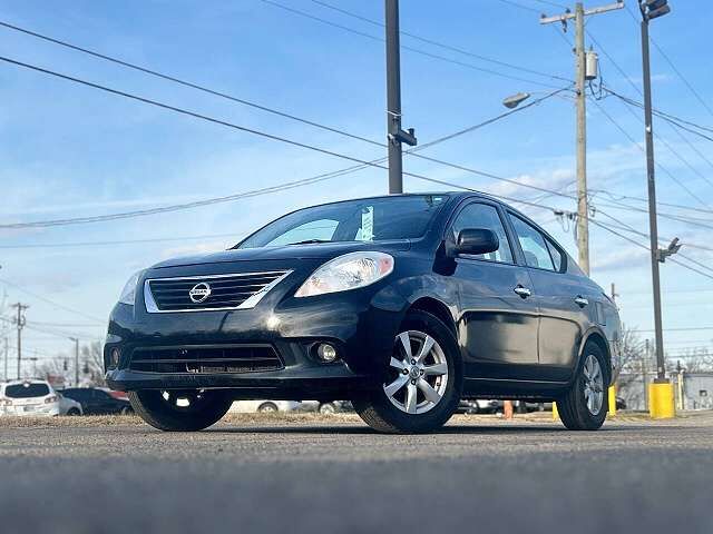 2012 NISSAN Versa