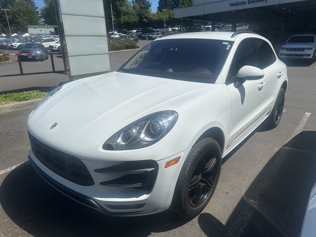 2015 PORSCHE Macan