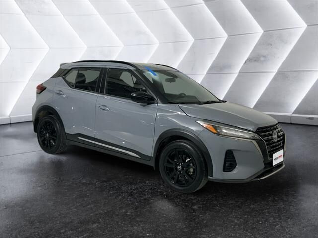 2024 NISSAN Kicks