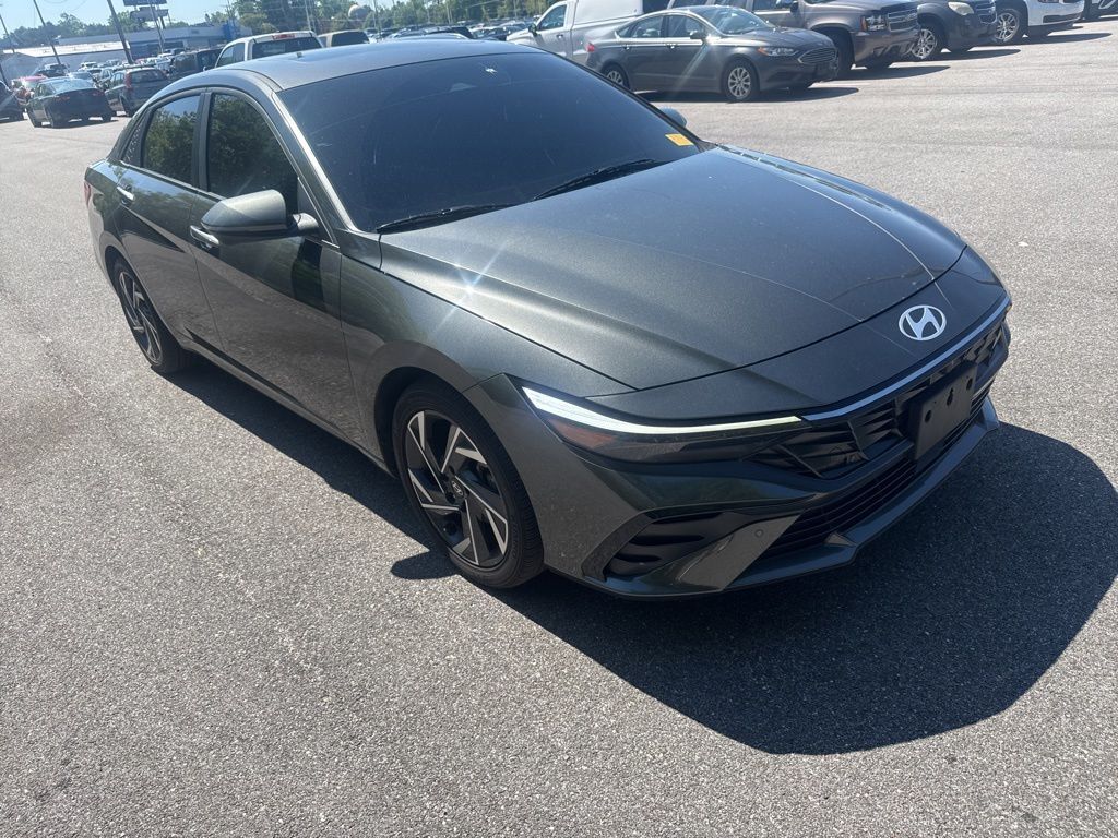2024 HYUNDAI Elantra
