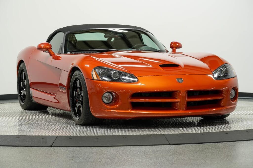 2005 DODGE Viper