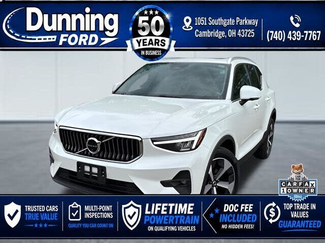 2025 VOLVO XC40