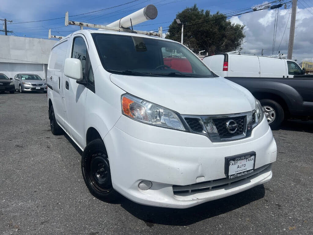 2017 NISSAN NV200