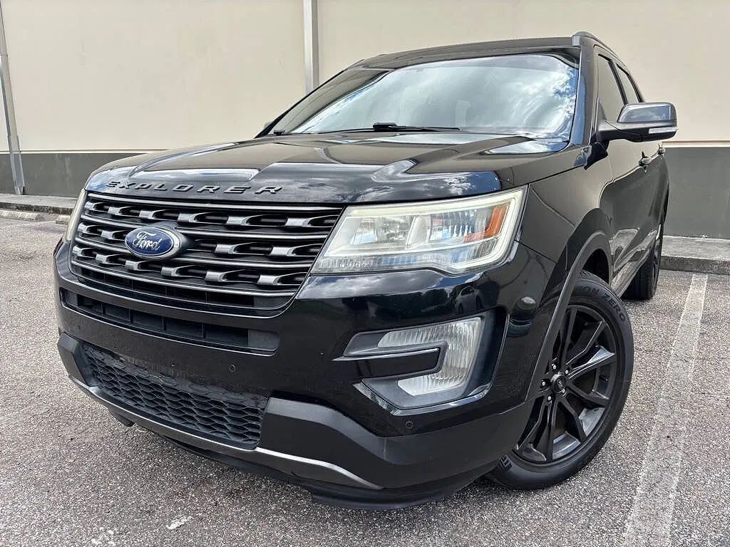 2017 FORD Explorer