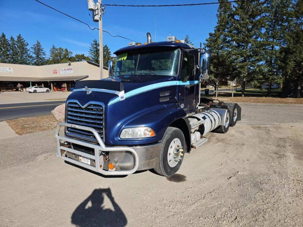 2013 MACK CXU