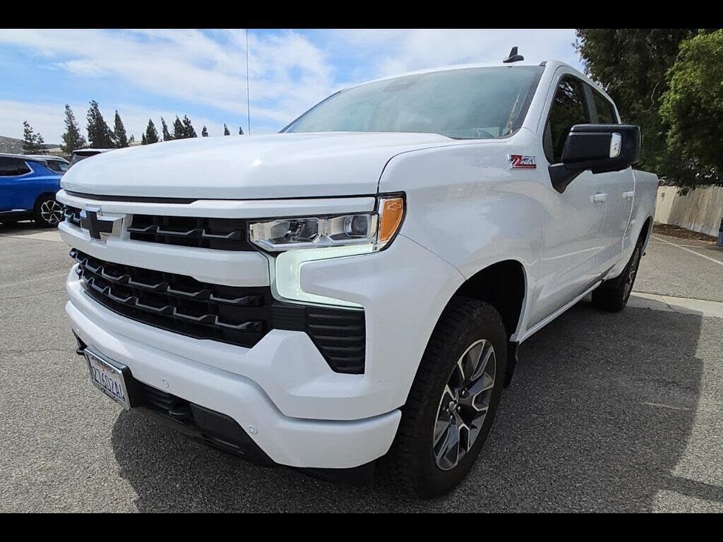 2024 CHEVROLET Silverado