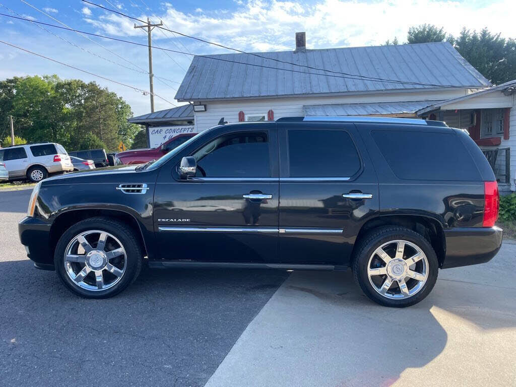 2010 CADILLAC Escalade