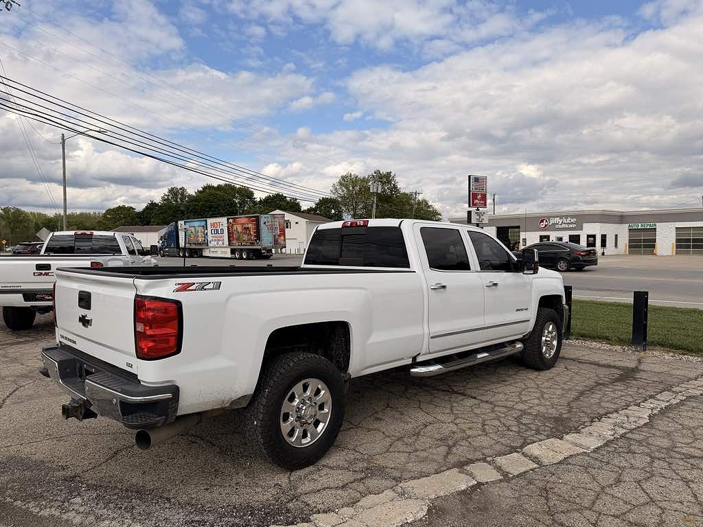 2018 CHEVROLET Silverado