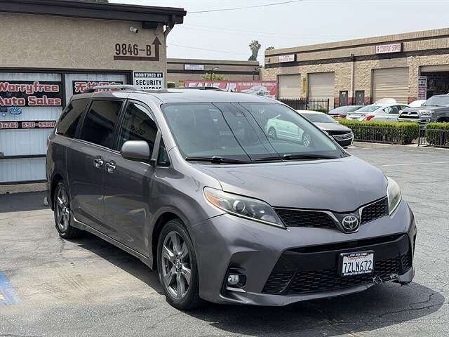 2018 TOYOTA Sienna