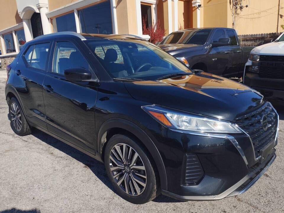 2021 NISSAN Kicks