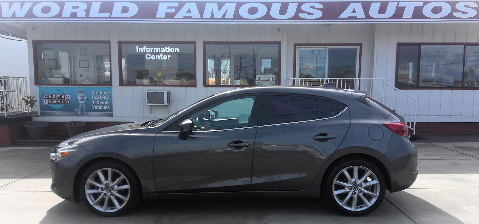 2017 MAZDA Mazda3