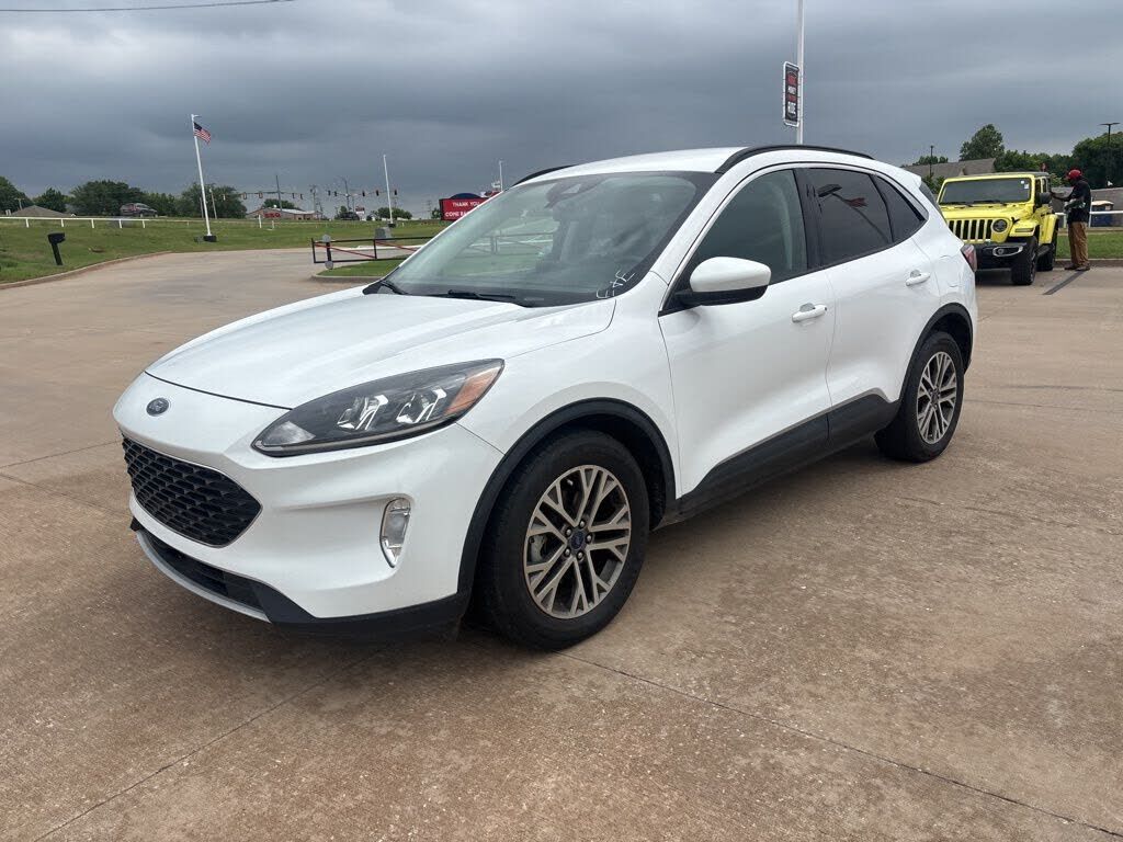 2021 FORD Escape