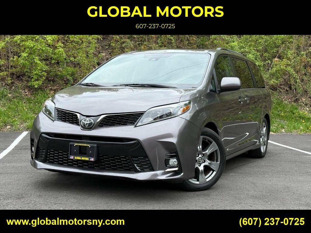 2018 TOYOTA Sienna