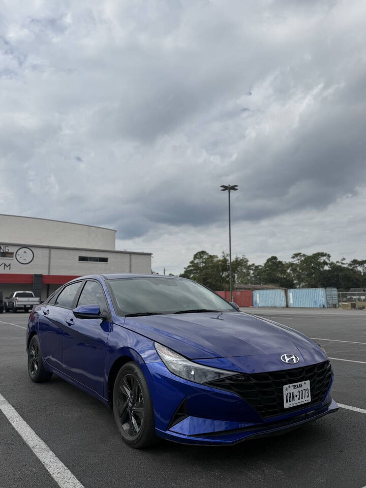 2023 HYUNDAI Elantra