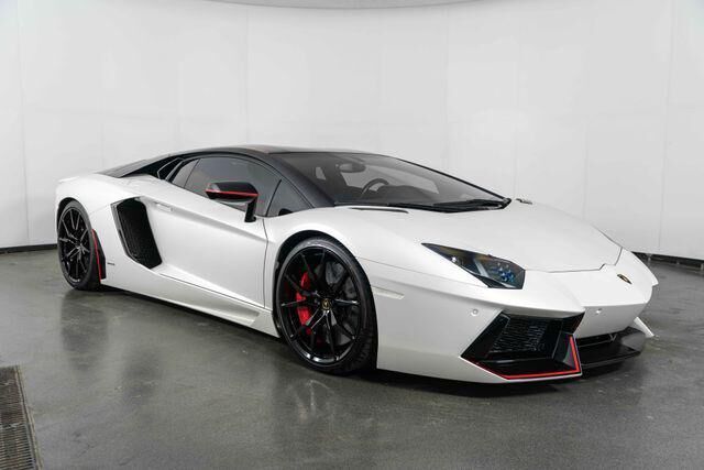 2016 LAMBORGHINI Aventador
