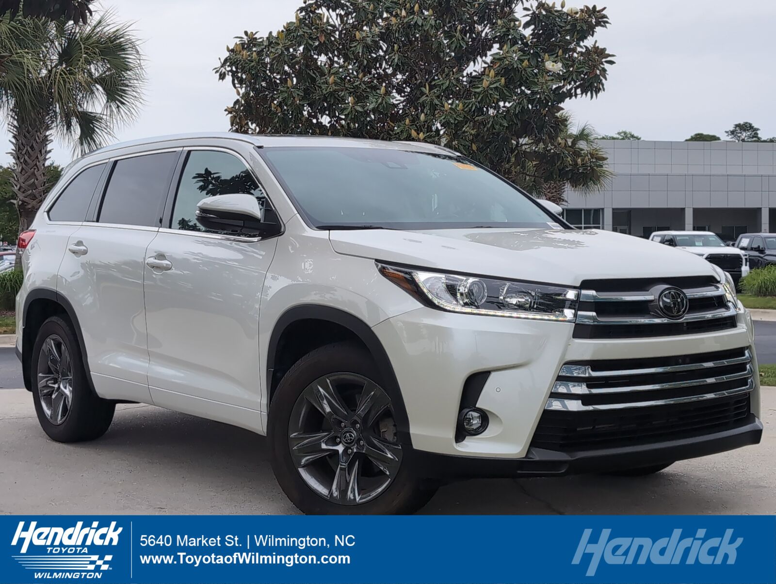 2019 TOYOTA Highlander