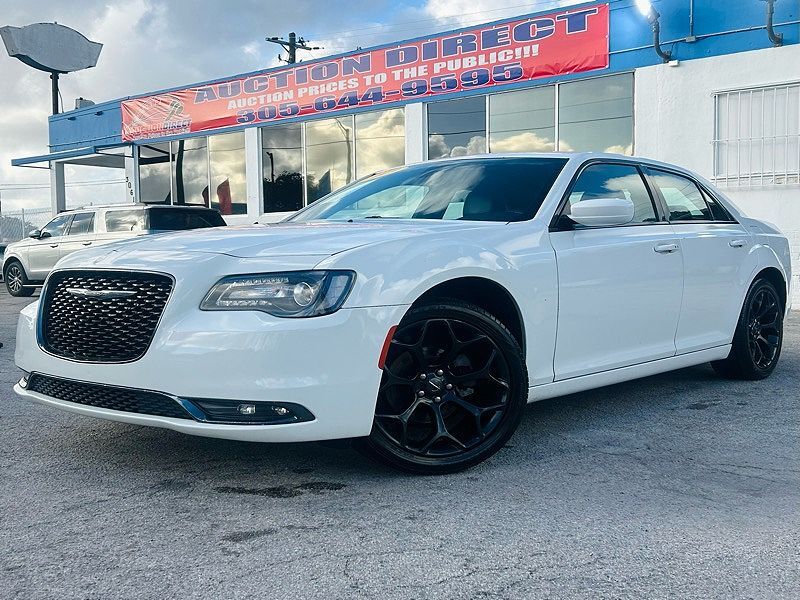 2019 CHRYSLER 300
