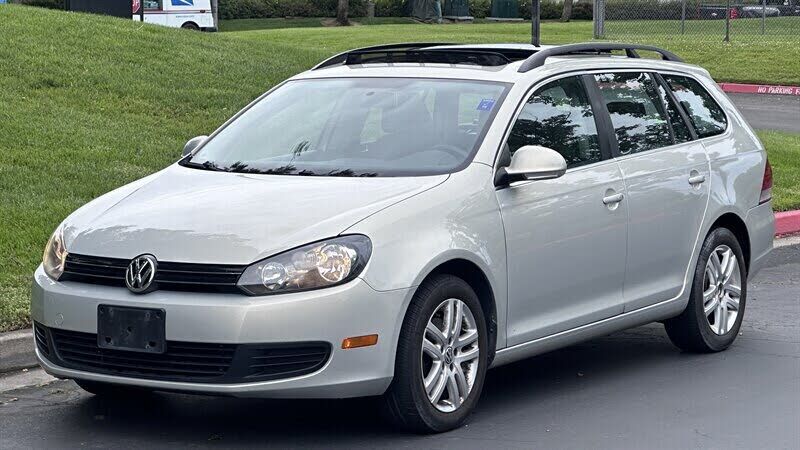 2011 VOLKSWAGEN Jetta Wagon