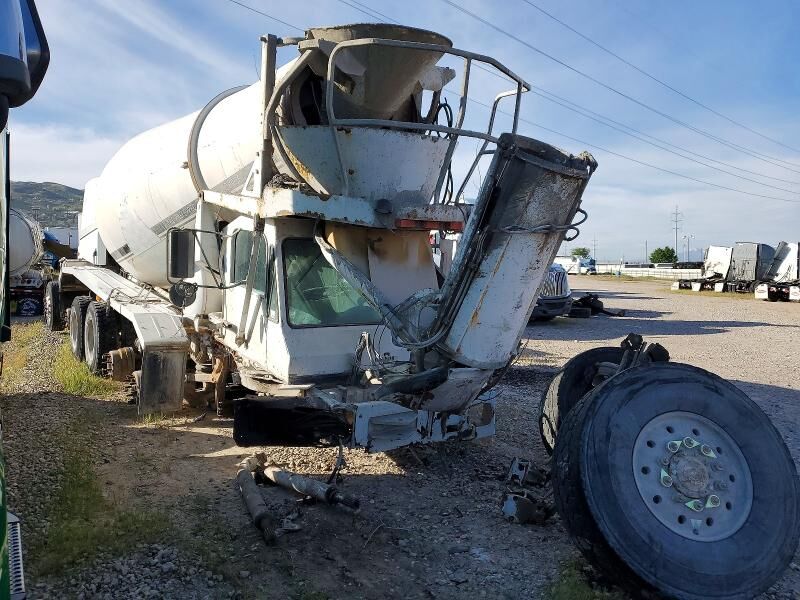 2014 OSHKOSH Concrete