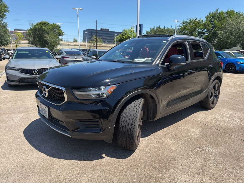 2019 VOLVO XC40