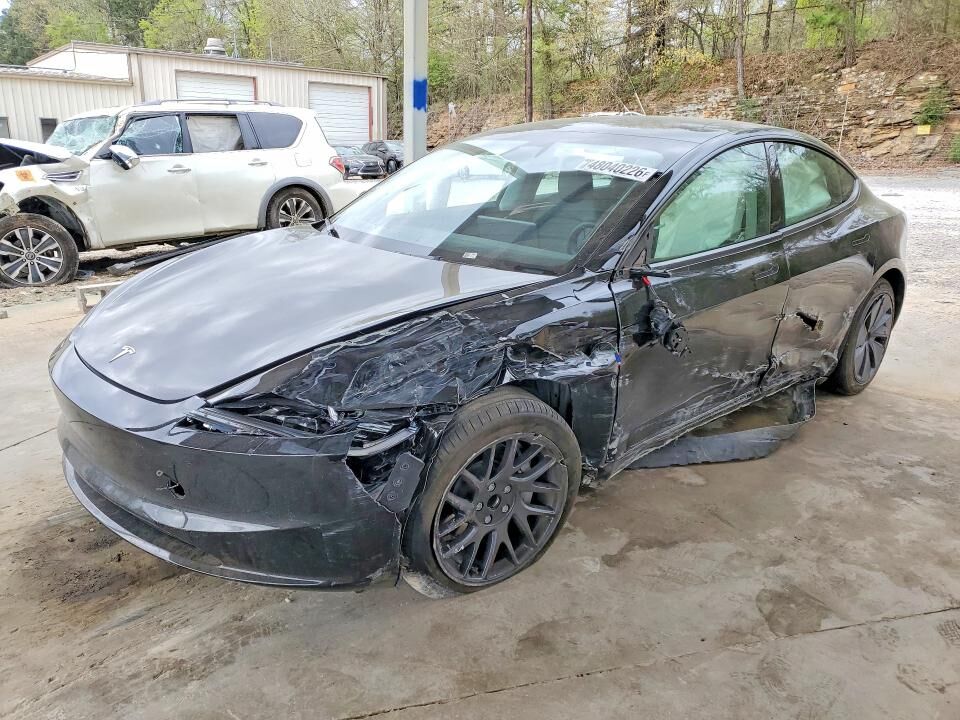 2025 TESLA Model 3