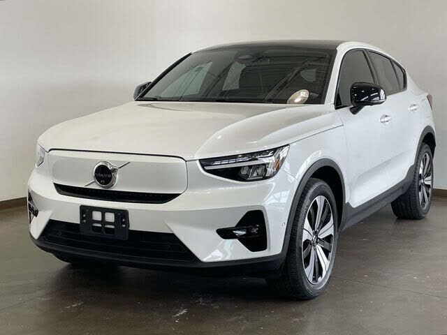 2023 VOLVO C40