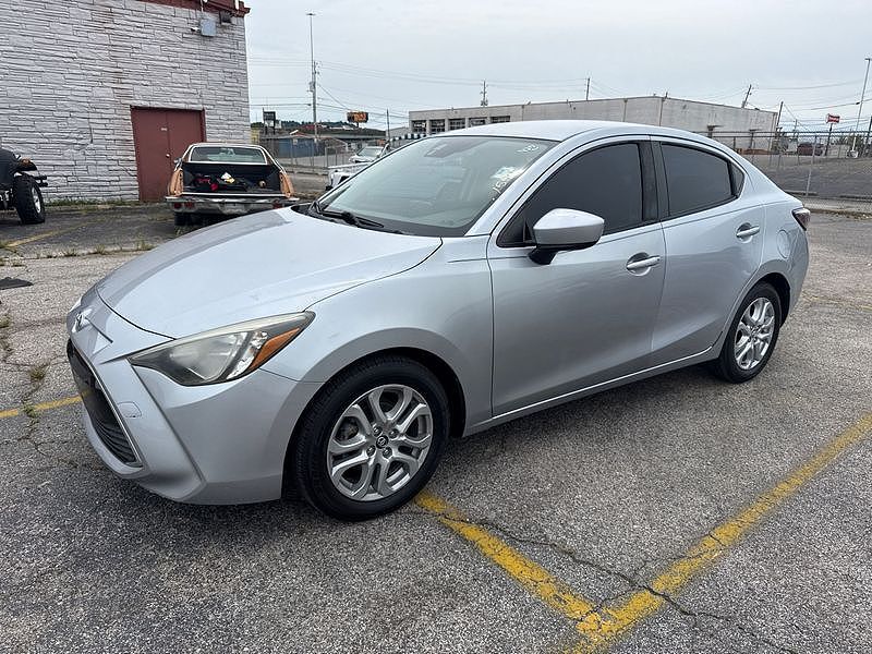 2017 TOYOTA Yaris