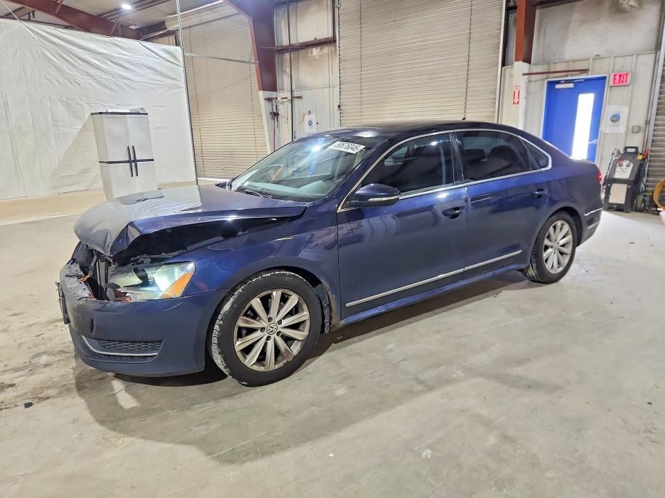 2012 VOLKSWAGEN Passat