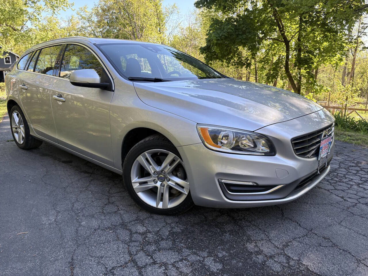 2015 VOLVO V60
