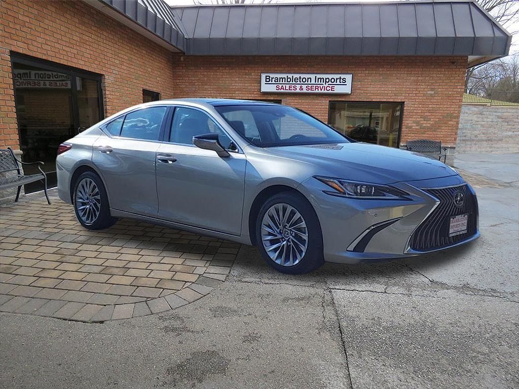 2019 LEXUS ES