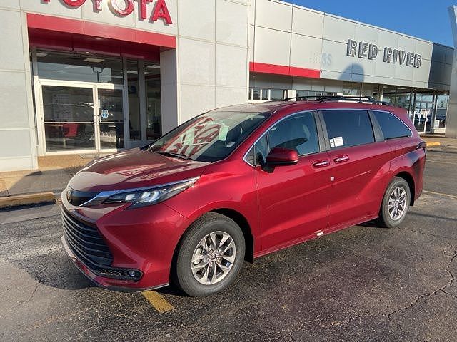 2026 TOYOTA Sienna