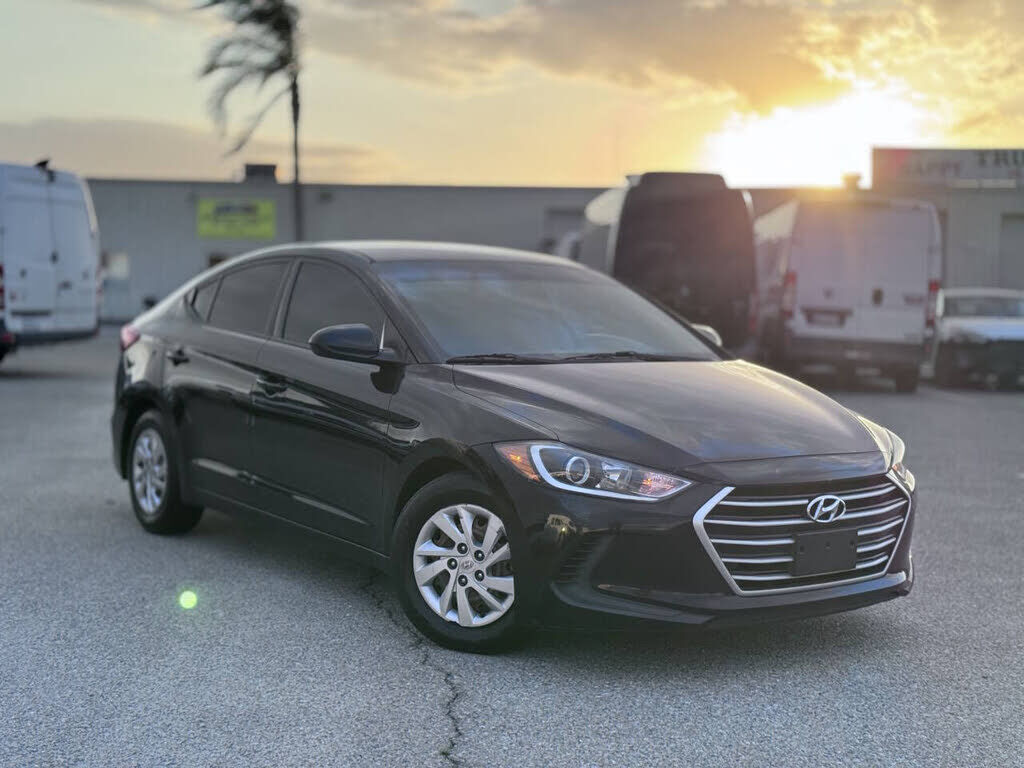 2017 HYUNDAI Elantra