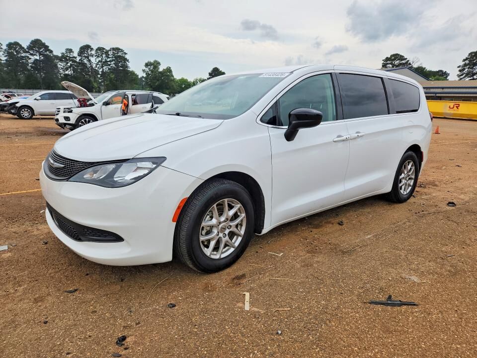 2024 CHRYSLER Voyager