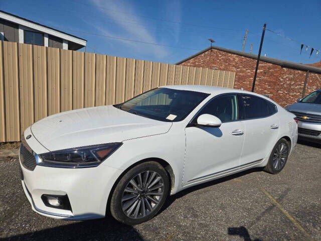 2017 KIA Cadenza