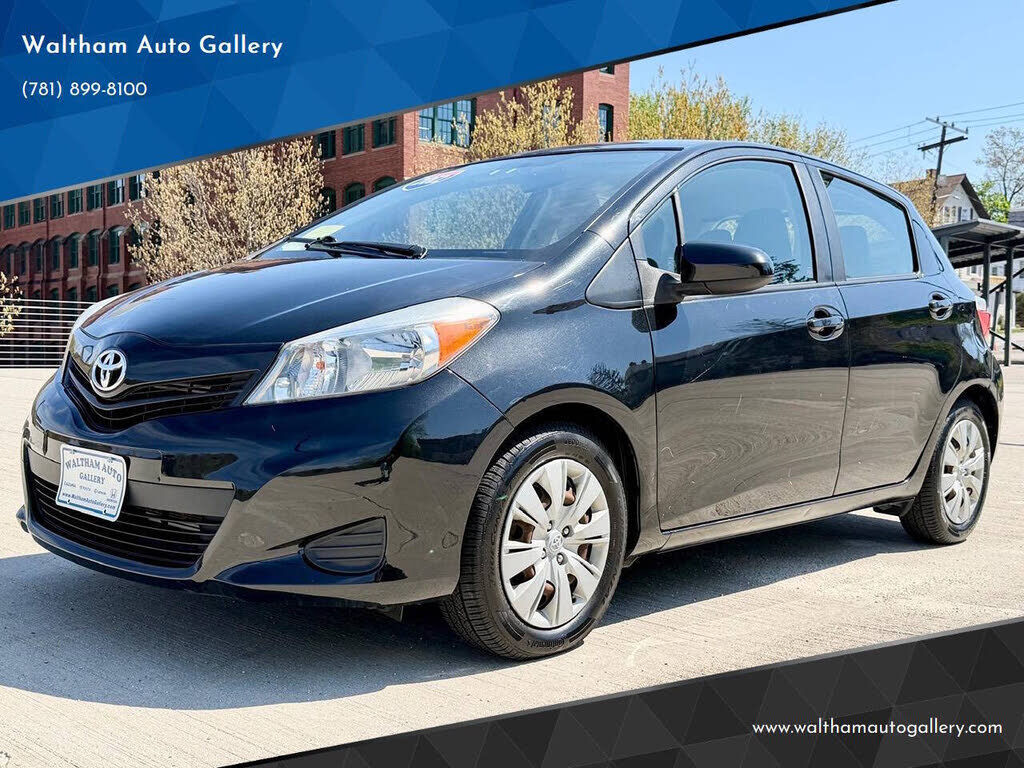2012 TOYOTA Yaris