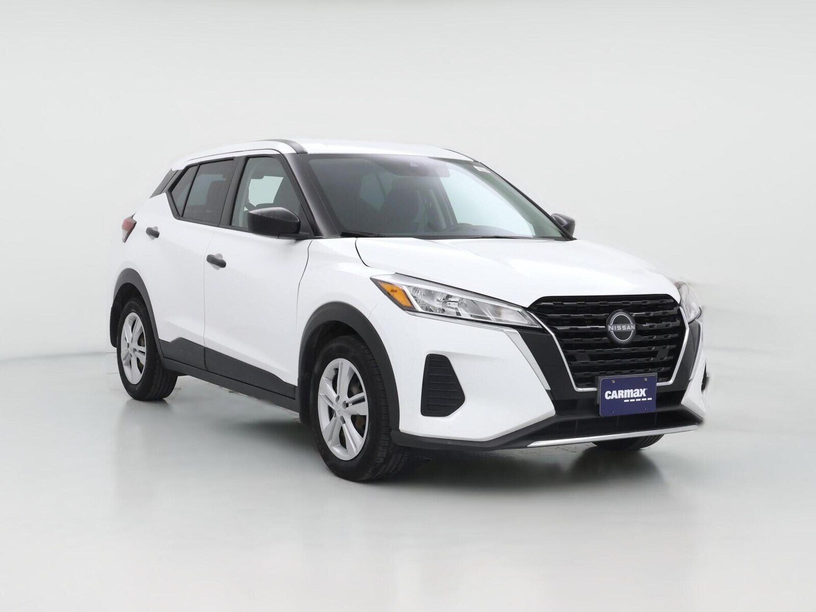 2023 NISSAN Kicks