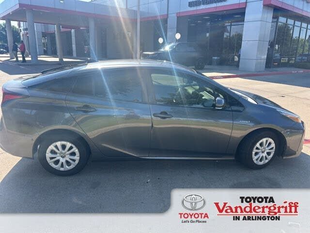 2019 TOYOTA PRIUS