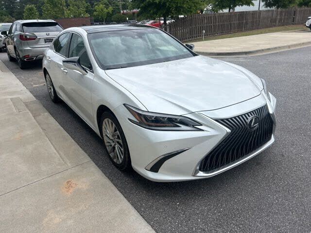 2019 LEXUS ES