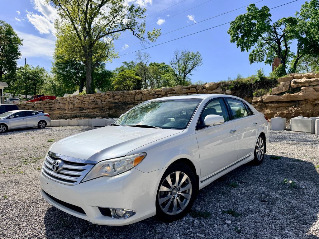 2011 TOYOTA Avalon