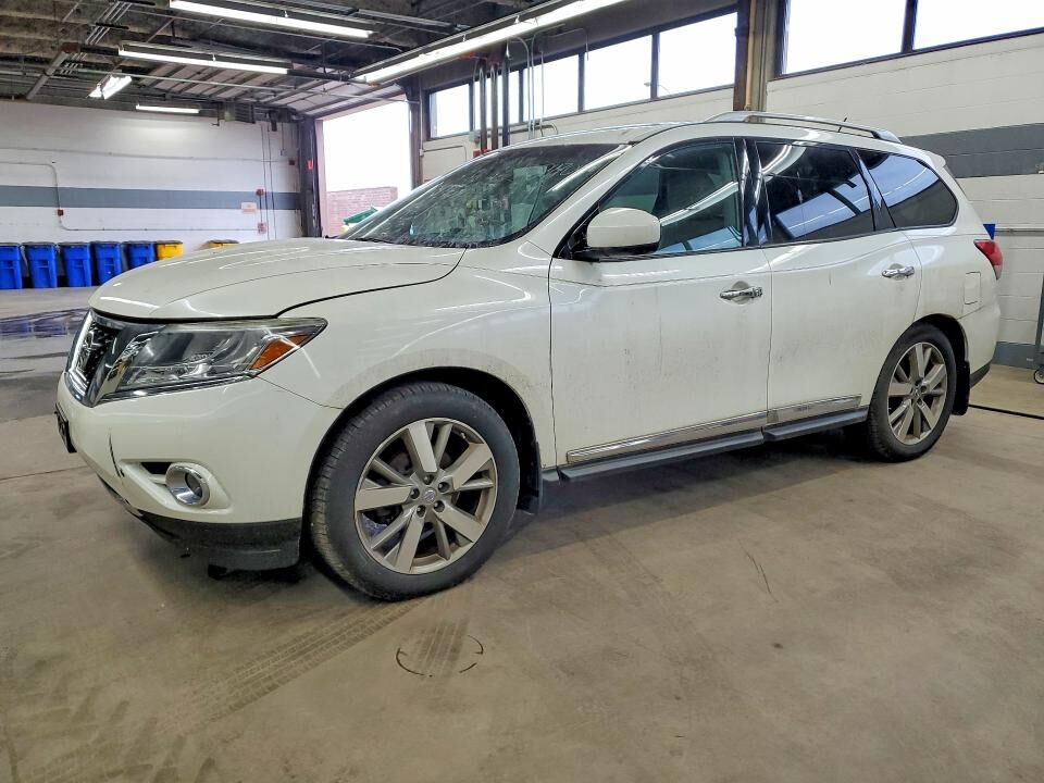2016 NISSAN Pathfinder