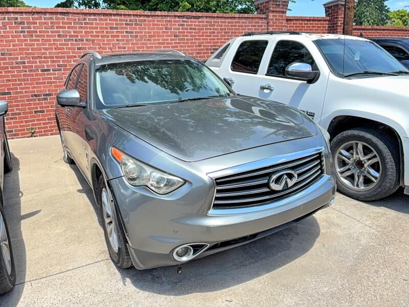 2015 INFINITI QX70