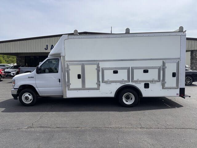 2024 FORD E-350